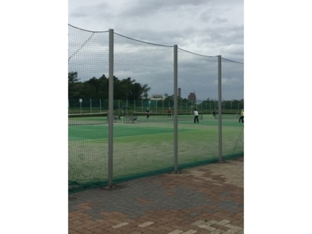 河川敷のコート_境川緑道公園