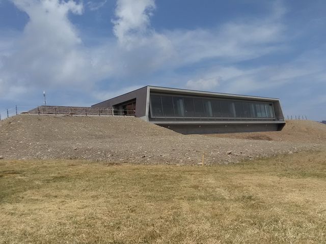 ナイタイテラス。カッコイイですが・・・。_ナイタイ高原牧場ナイタイテラス