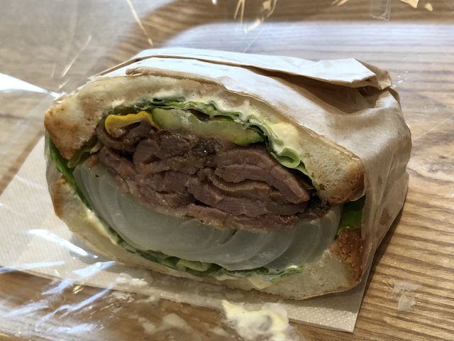 優しい味のローストビーフサンド_飯塚のカフェ 雲を蒔く