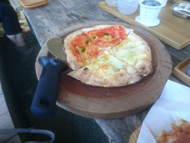 ピザ_ナラヤカフェ
