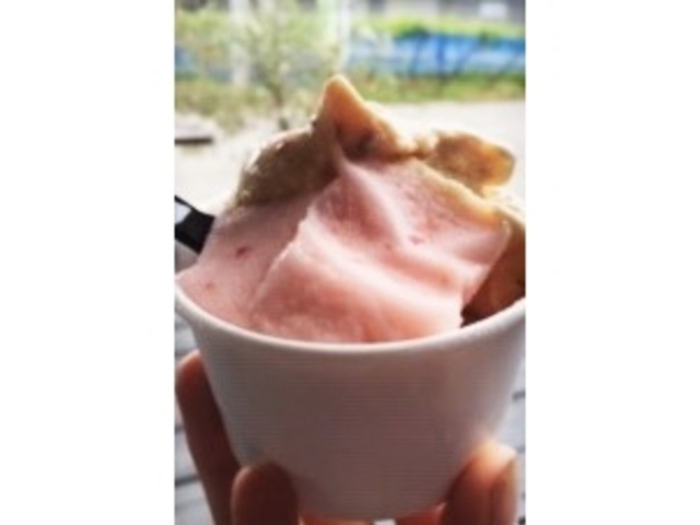 定番の桃と落花生と塩キャラメルです。口福三昧
喫茶は20日からだそうです_ラ・ペスカ