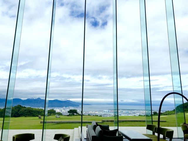 客席からの景色。三保の松原だけでなく晴れていれば富士山も見えます!_日本平ホテル