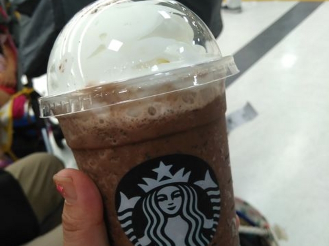 ホイップやチョコチップを多めにしてもらったようです。いつもより贅沢できました。_スターバックス・コーヒー 成田空港第2ターミナル店