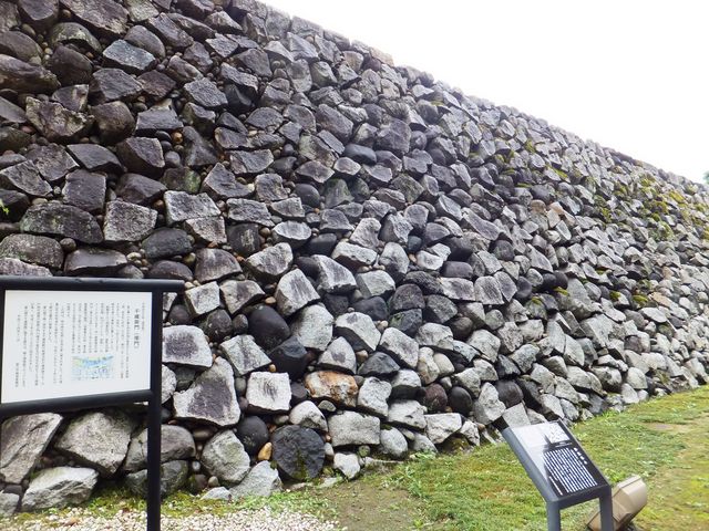富山城址公園