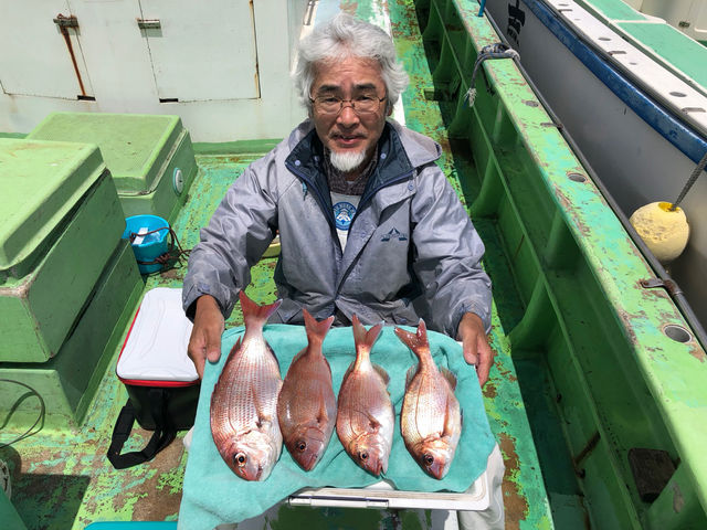夫婦二人には充分大漁です_釣船 喜久丸