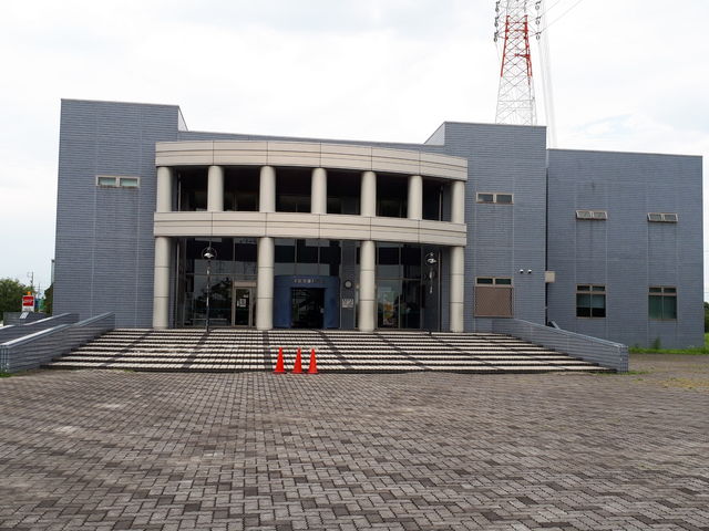 正面玄関_津島児童科学館