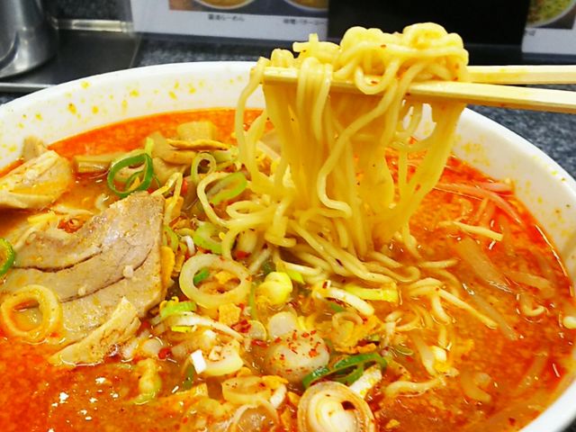 麺持ち上げ(麺リフト)_らーめん涌井