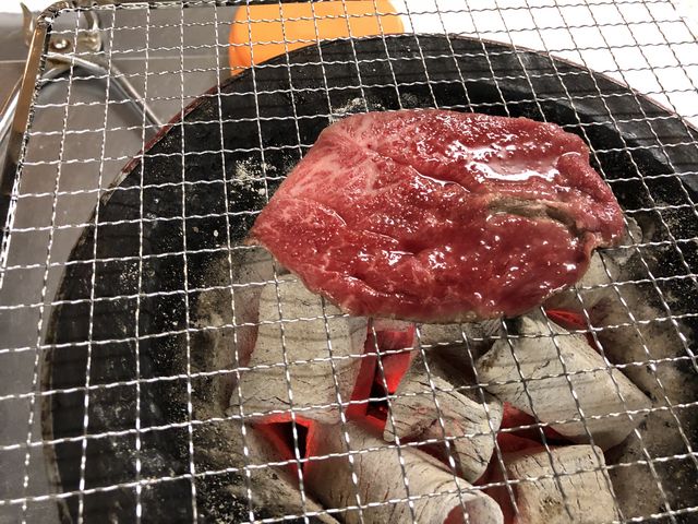 赤身も上手い!_ホルモン 焼肉 ぶち 博多大名店