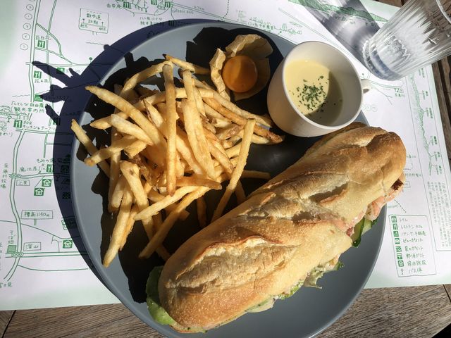 えびとアボカドのサンドイッチ_原村CAFE