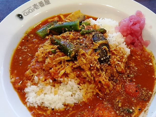 オクラ・トマト・インゲンなど夏野菜の味も絶品_カレーハウスココ壱番屋津上浜店