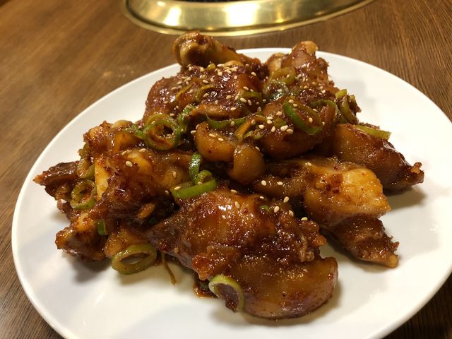 ピリ辛味のプルゾッパルも人気です。_焼肉 大韓