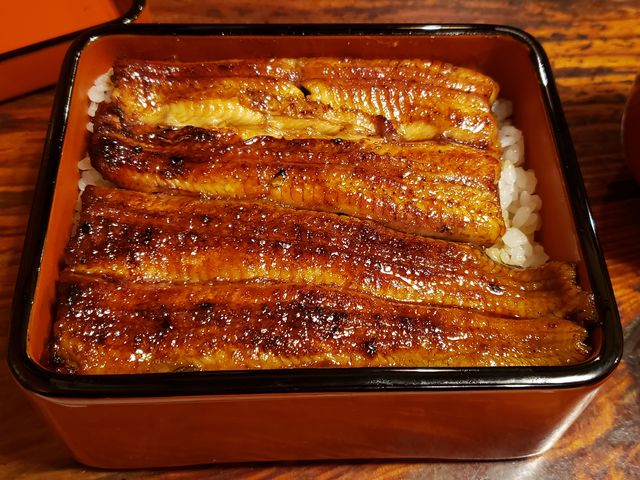 鰻がふっくら柔らかく上品なお味!_桜家