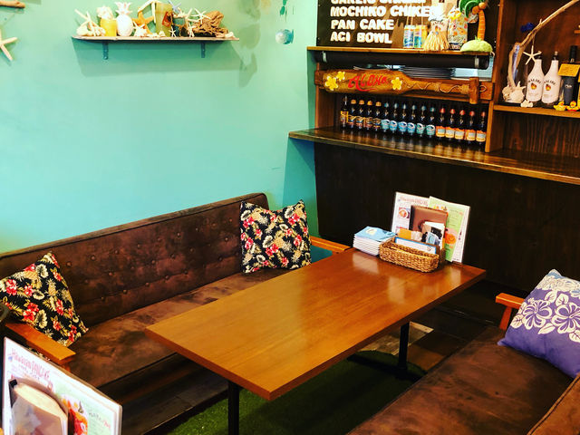 6名様掛けソファ席です!お子様連れに人気です!_GOOD LIFE SURF DINER グッド ライフ サーフ ダイナー