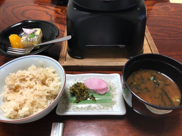 鶏そぼろ釜飯に赤だし、デザート!満足、満足^_^_奥水間温泉