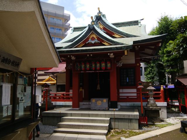 小さくも綺麗で荘厳さのある神社です。_吉原神社