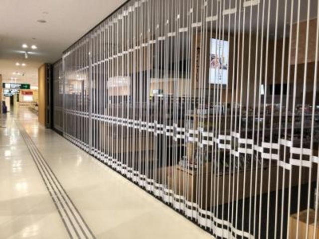 お休みです。_秋田空港ビル 売店