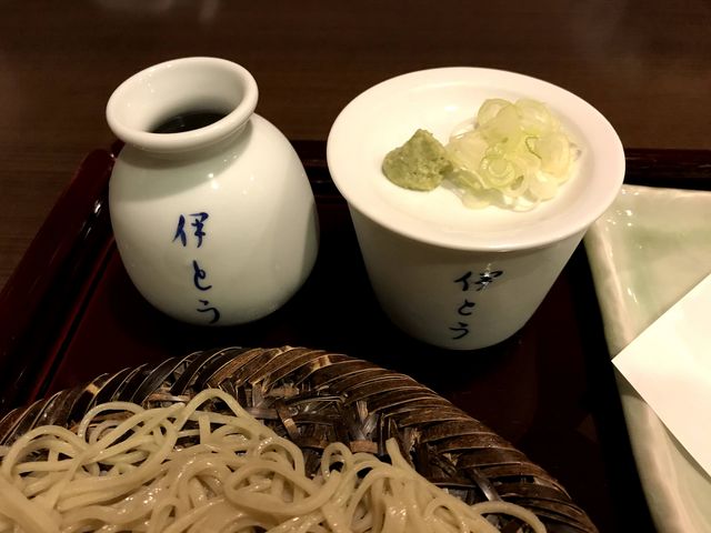 年季の入った、器でした。_蕎麦 伊とう