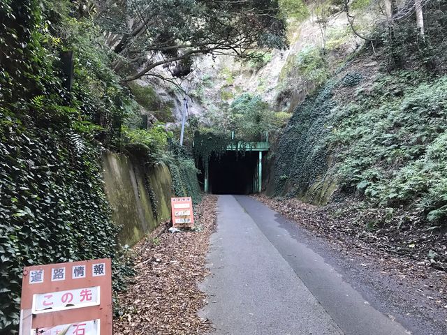 車も通れます。_勝浦〜小湊間の脇道