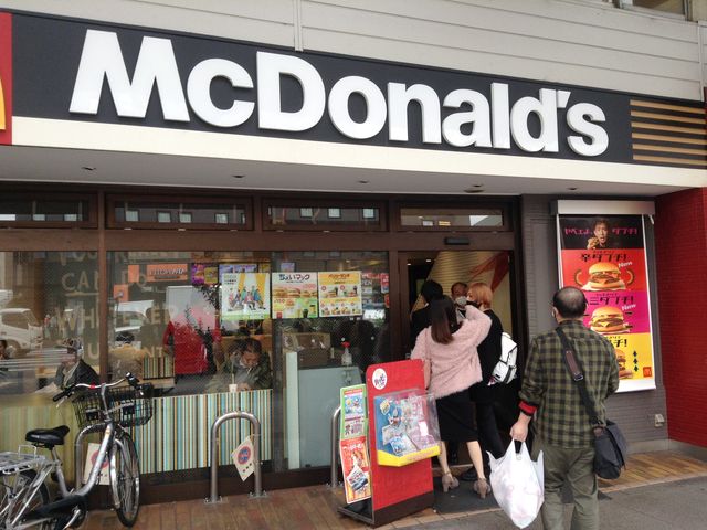 どこでも人気のマック_マクドナルド西巣鴨駅前店