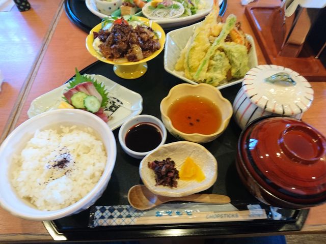 定食
ごはん多いです。_和食もりおか