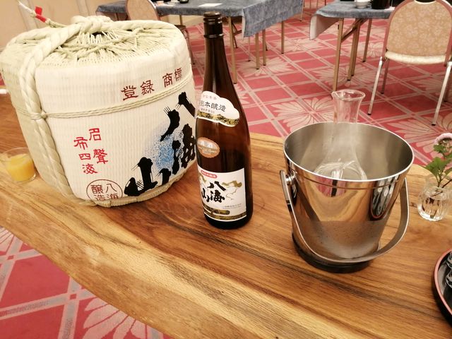 朝食には清酒八海山が…!_雪国の宿 高半