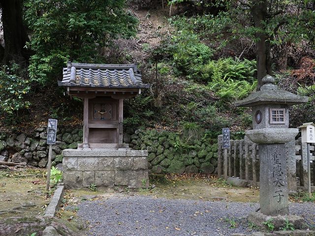 聖徳太子社。_月読神社