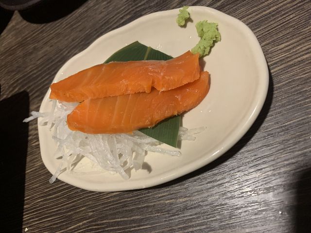 サーモンの刺し身_権兵衛 川越店