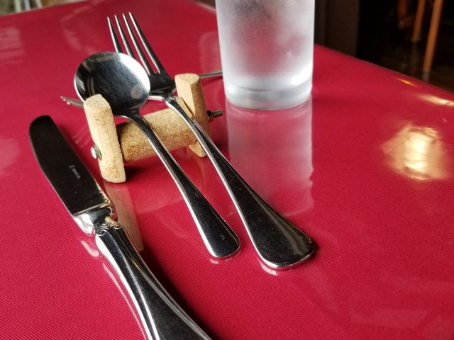 テーブル_ひげのみせ