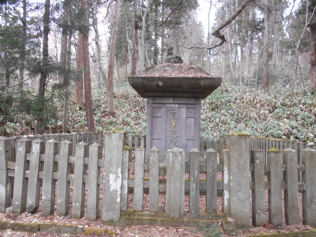 会津藩主松平家墓所(院内御廟)