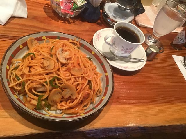 ナポリタンとサイフォンで淹れて頂いたコーヒー!満腹です!_キルケゴール