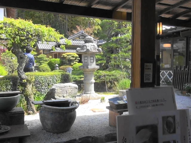 自分の席から左方を見た風景です_八雲庵