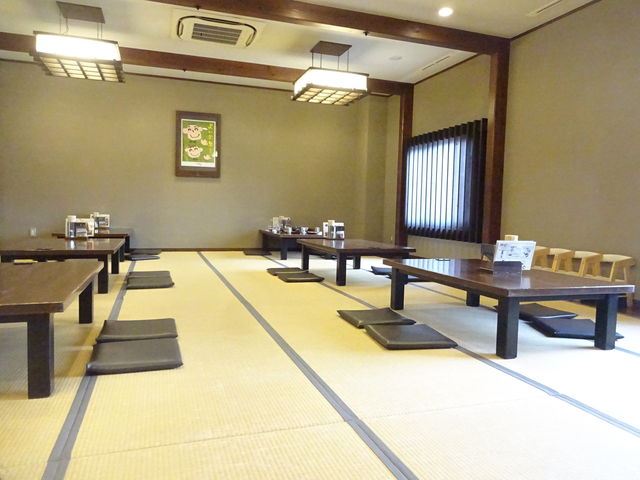 お座敷。広々してました。_骨付鳥一鶴 土器川店