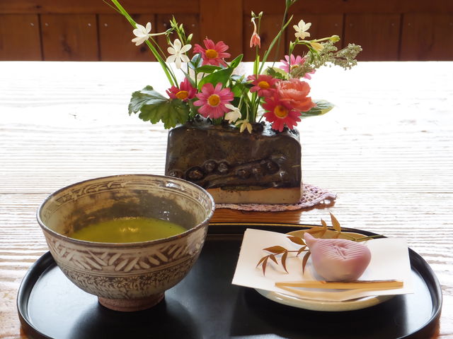 お抹茶と季節のお菓子_一石庵