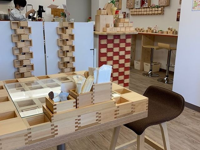 店内、枡だらけ。_masu cafe