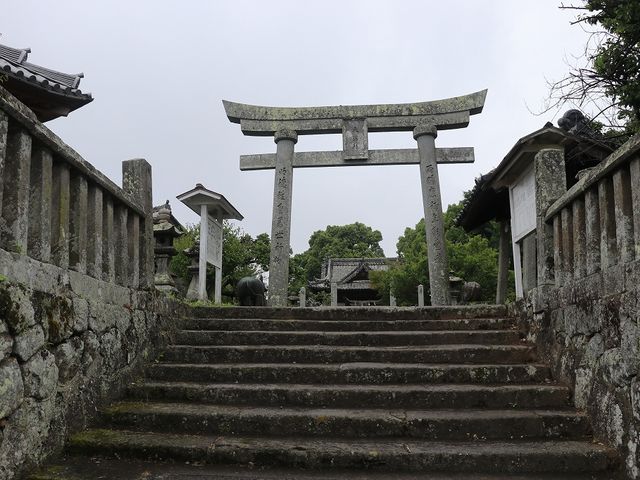 市役所前の鳥居。_杵築天満社