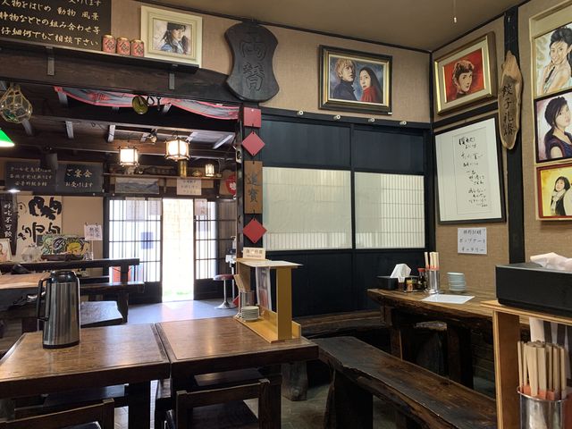 昭和感満載です。昔にタイムスリップしたみたいです。落ち着いた雰囲気ですよ。_安曇野餃子館
