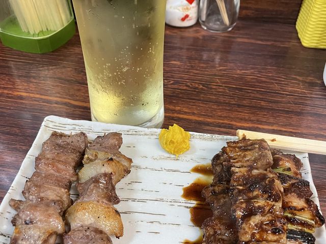 ボールともつ焼きおまかせ五本。アブラが特にウマイ。_もつ焼き 大渕