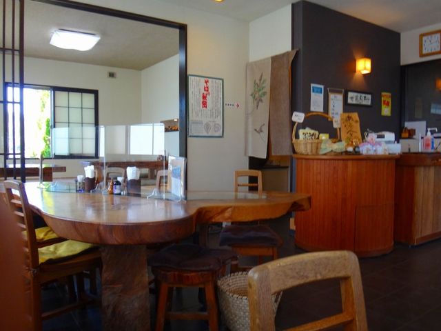 店内の様子。_手打ちそば 稜庵
