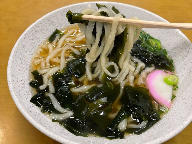 ワカメがシャキシャキの凄い歯応え_うずしお食堂