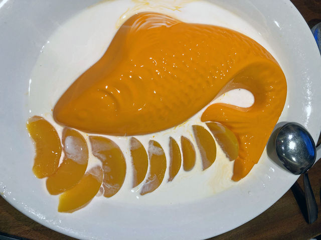 特製 魚型プリン_パンダレストラン