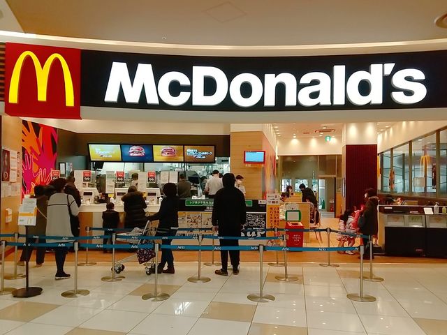 ブランドロゴが好き_マクドナルド西新井アリオ店