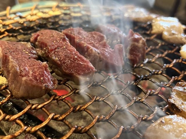 焼き加減も定員さんが丁寧に教えてくれました_炭火焼肉 田園