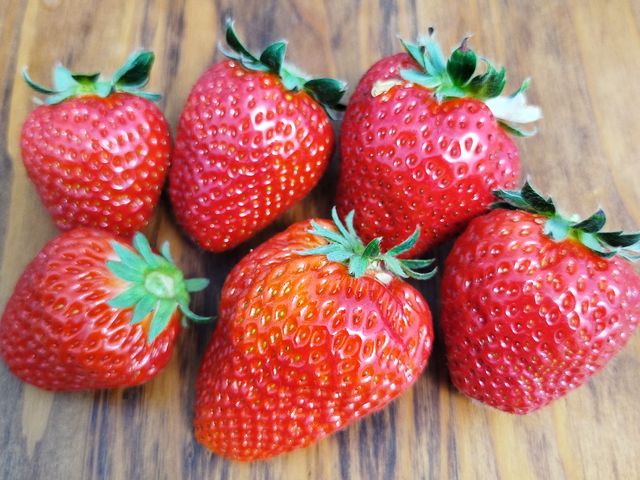 大きくて果汁タップリです_優芽いちご園