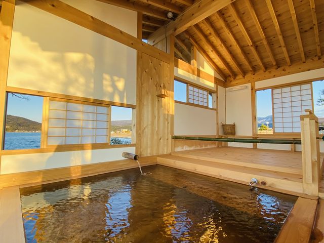 屋根付半露天なので雨でもOK!湯上り処があるのが最高でした☆_湖泉閣 養生館