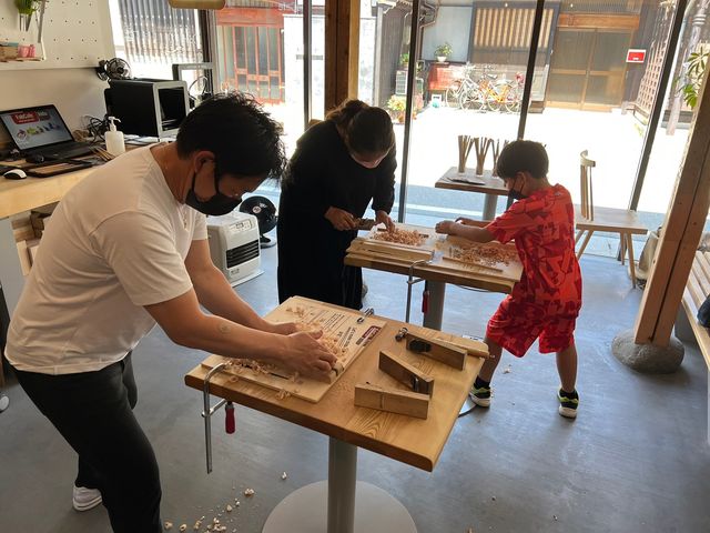 大人の方が真剣になります(笑)_FabCafe Hida