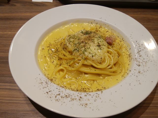 「ラクレットカルボナーラ」です。850円は私には高過ぎるように思えました。_PRONTO プロント 品川高輪店