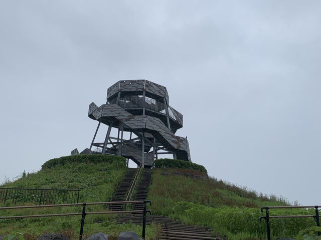ドラゴンタワーを下から望む_ふじのくに田子の浦みなと公園