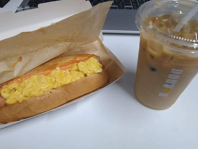 ジャーマンドック+スクランブルエッグ_ドトールコーヒーショップ 羽田空港店(GOURMET COFFEE DOUTOR)