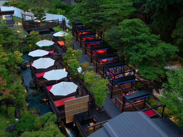 川どこ全景_水辺のダイニング 『川どこ』
