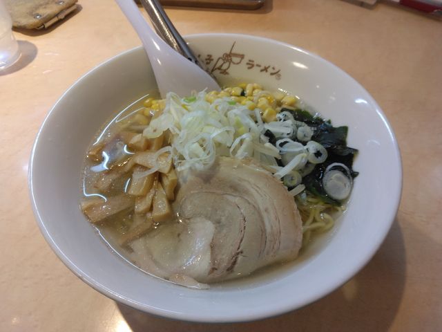 いい塩味スープの「塩ラーメン」です。_どさん子 葛西店
